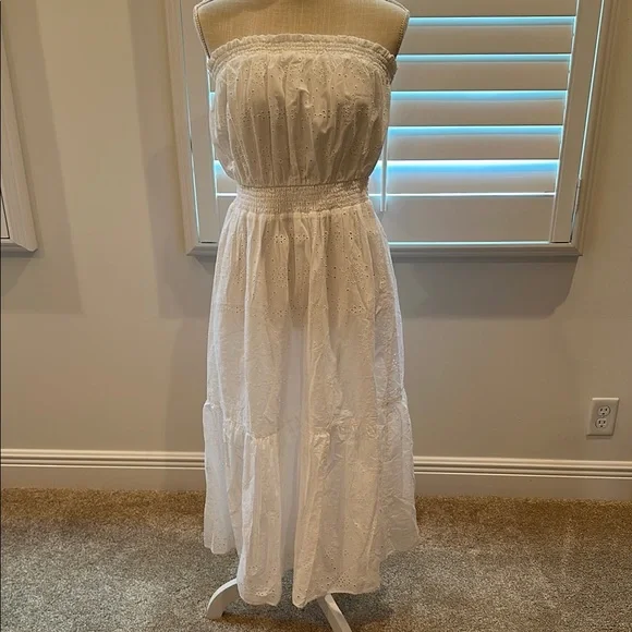 Women's Nikole Strapless Eyelet Midi Dress in White - Lilly Pulitzer